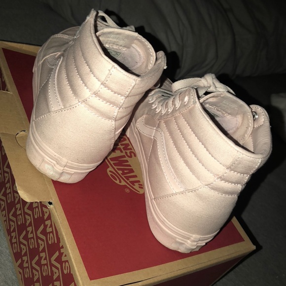 Vans - Picture 2 of 2